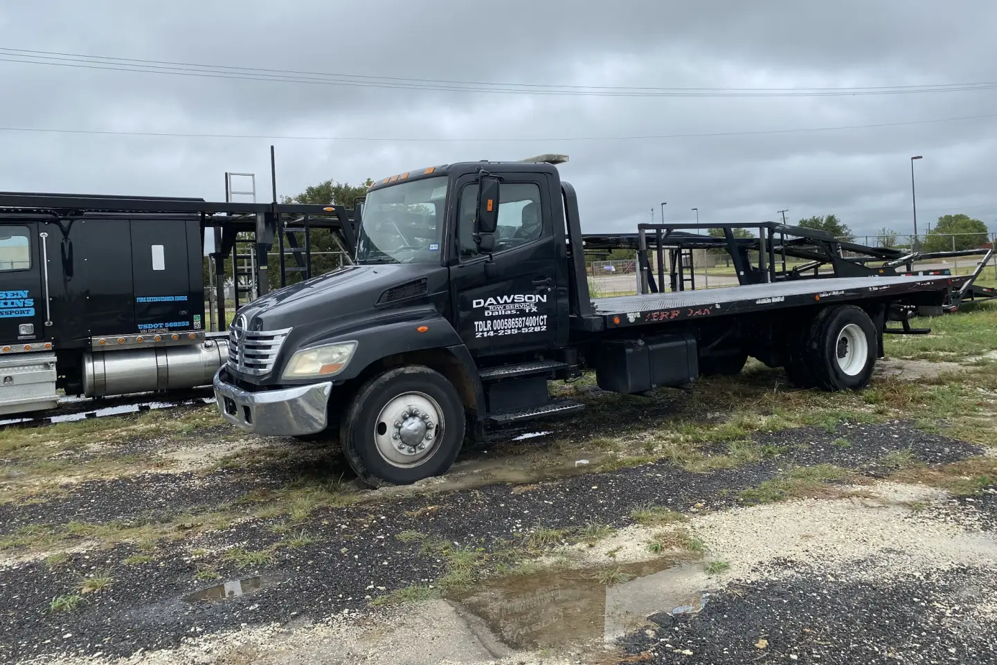 Dawson Tow Service flatbed tow truck for EV towing in Dallas, TX